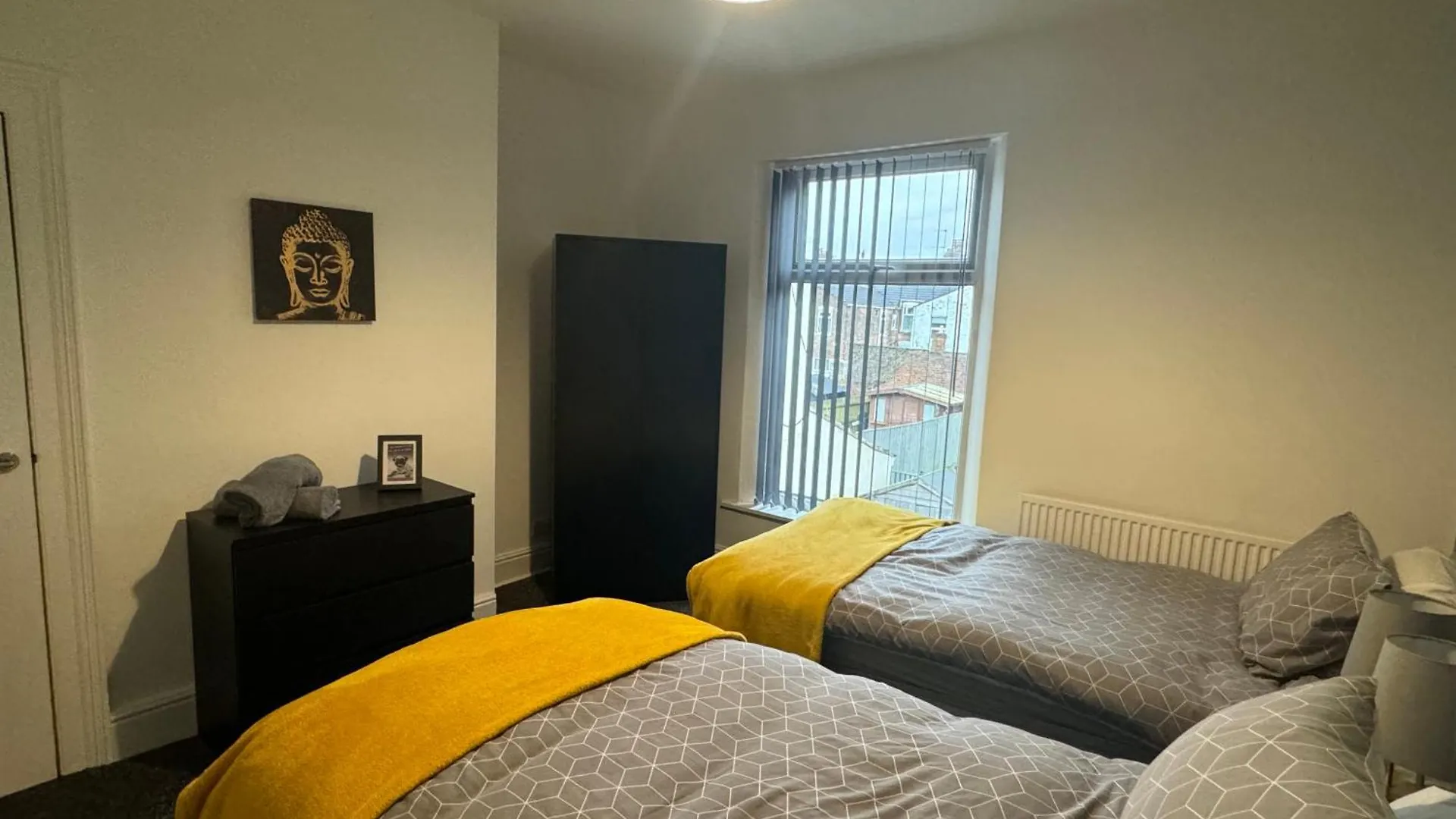 Stunning 4 Bedroom 8 Person 2 Bathroom House! Kingston upon Hull 0*,  Birleşik Krallık