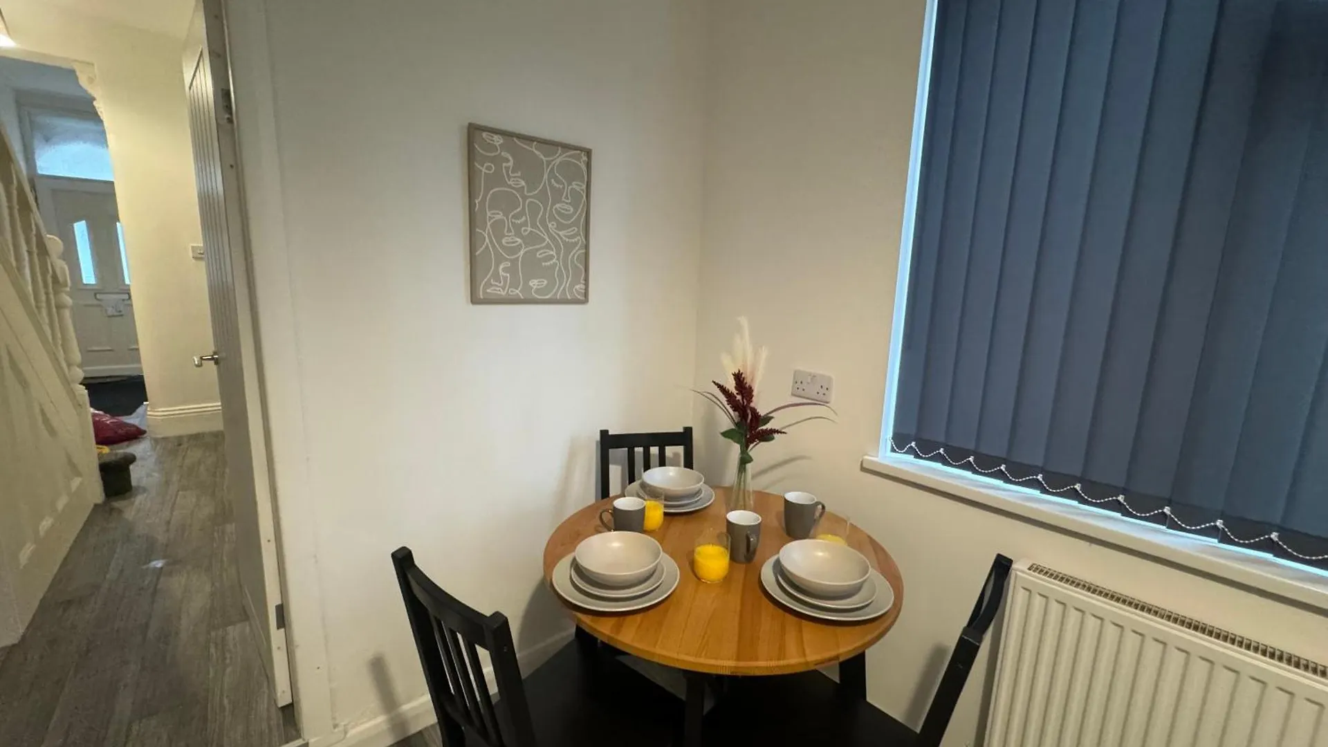 Stunning 4 Bedroom 8 Person 2 Bathroom House! Kingston upon Hull